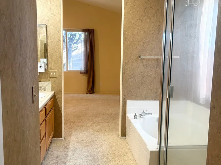 1147 Desert Fox Ct — Photo 12