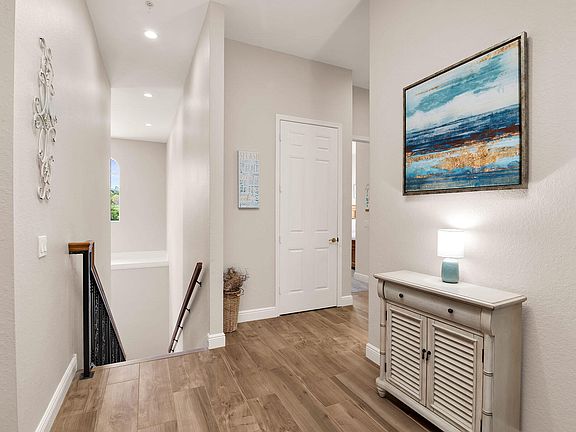 4th image of 9243 Tesoro Ln #201