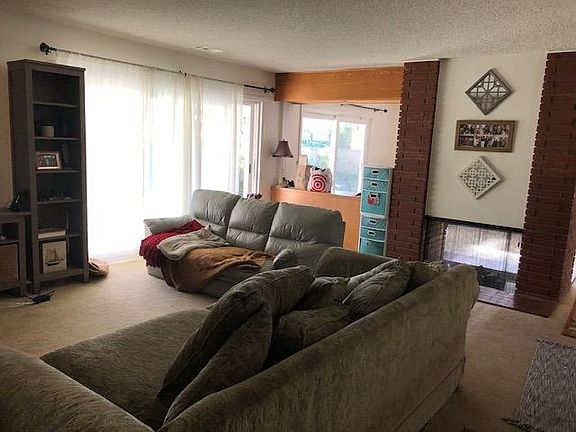 3rd image of 450 Daroca Ave