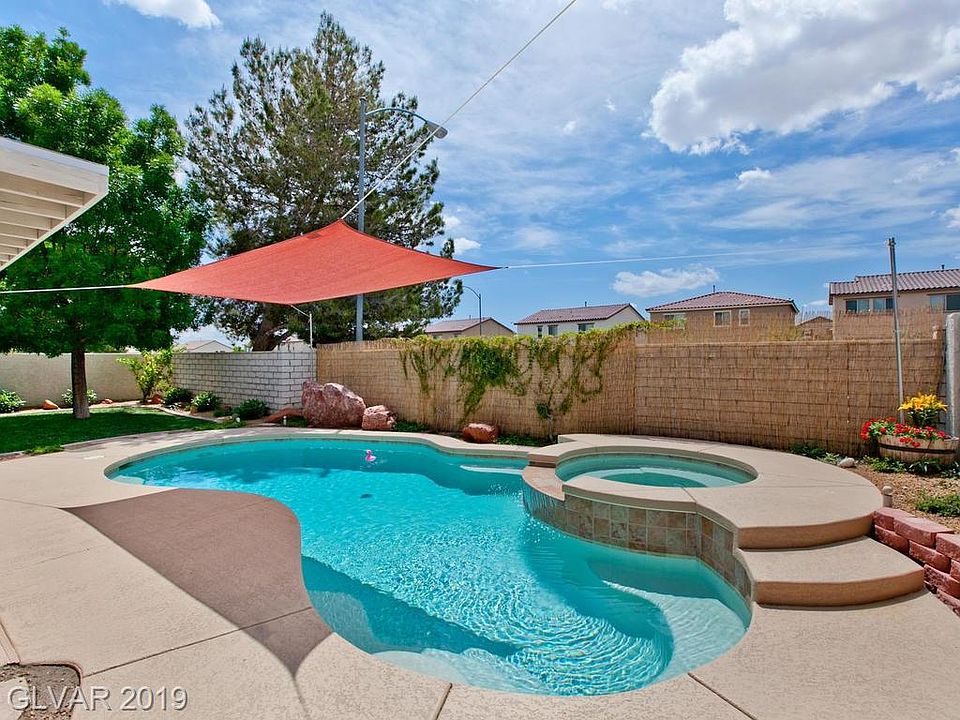 1st image of 1385 Heather Oaks Way