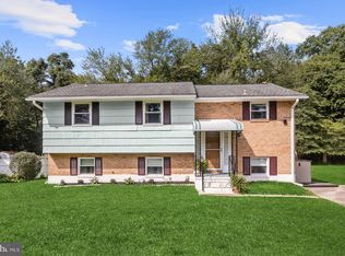 7884 W Riverside Dr, Pasadena, MD 21122