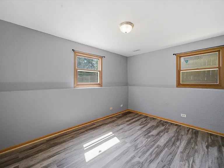3003 Gilboa Ave — Photo 15
