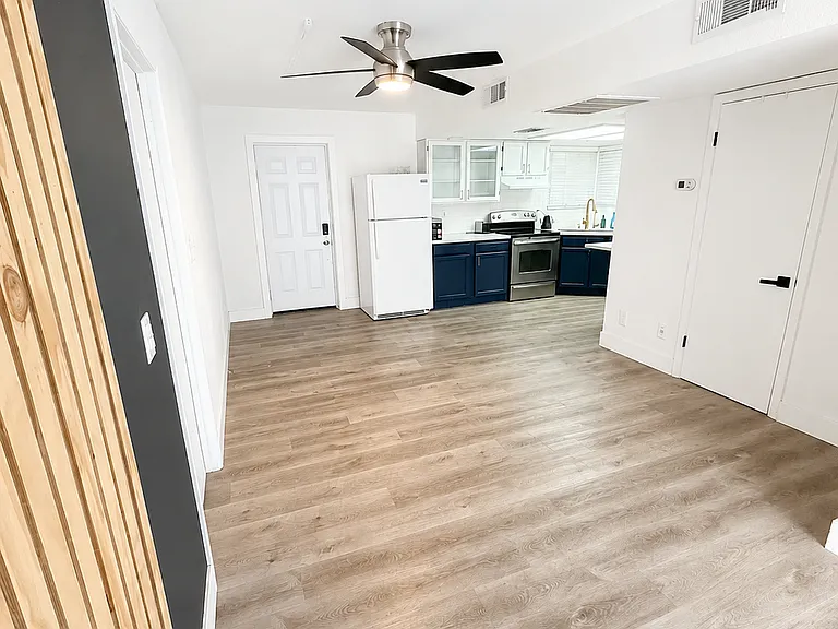 627 W Enid Ave #2 — Photo 4