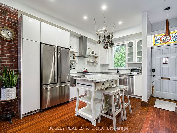 3rd image of 16 Blong Ave