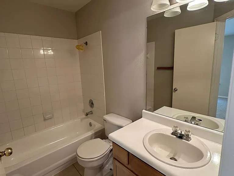 1917 White Oak Cir — Photo 19
