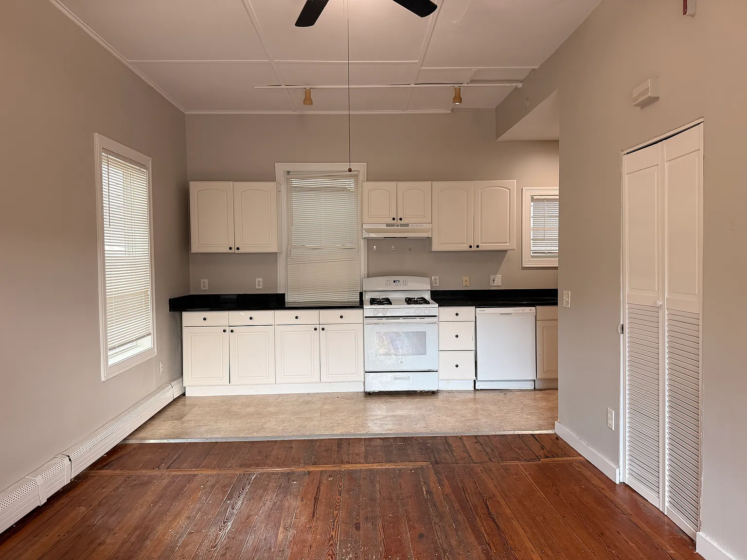3 bed, 1500 sqft, $3,000 — Photo 3