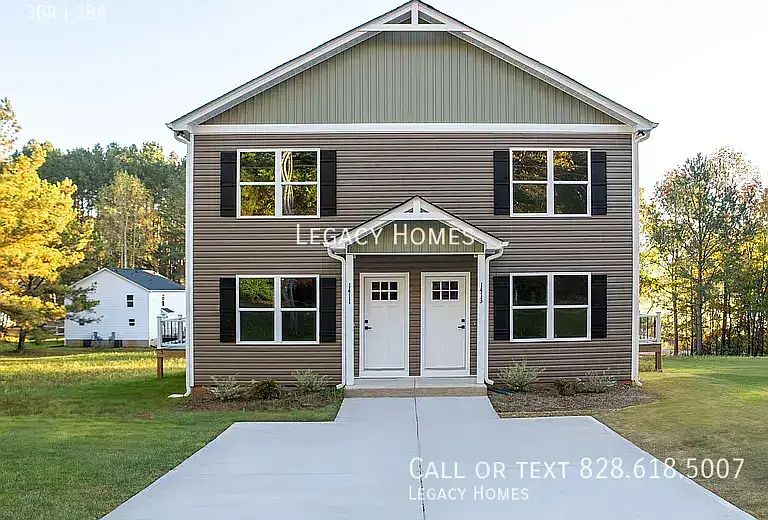1st image of 107 Carpenter St