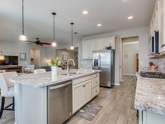 3rd image of 8204 S 42nd Ln