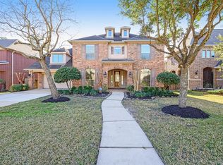 18727 Duke Lake Dr, Spring, TX 77388