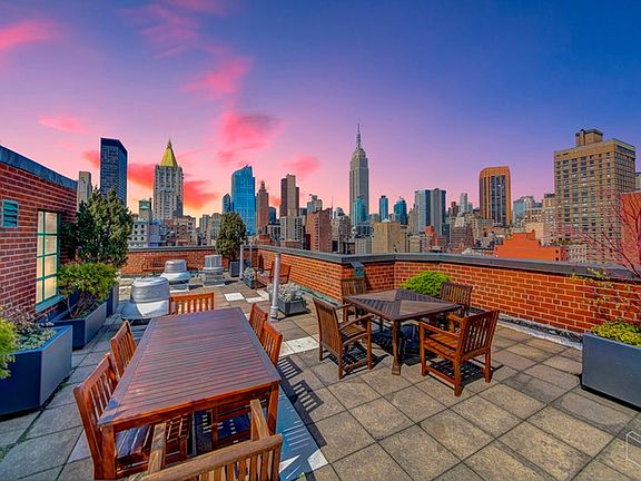 4th image of 200 E 27th St APT 18B
