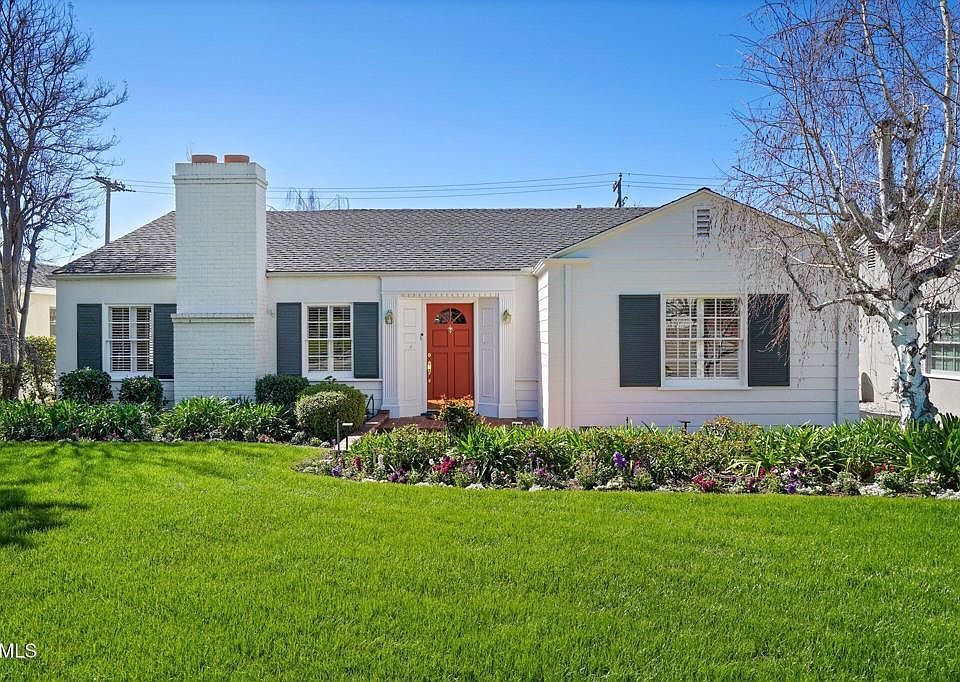1st image of 320 Knight Way