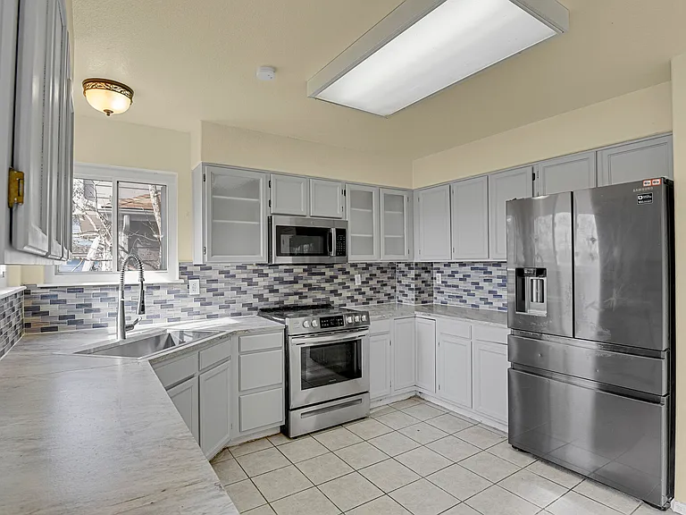 2585 S Truckee Way — Photo 9