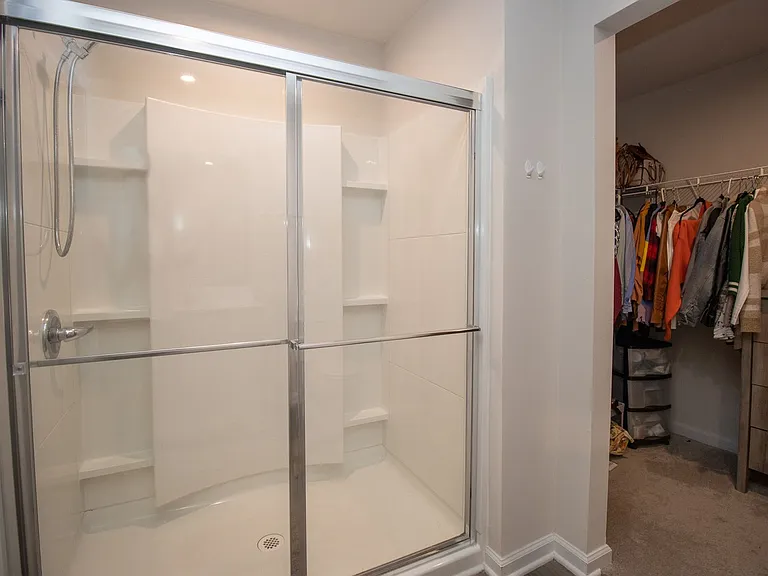 342 Saskatoon Dr — Photo 11