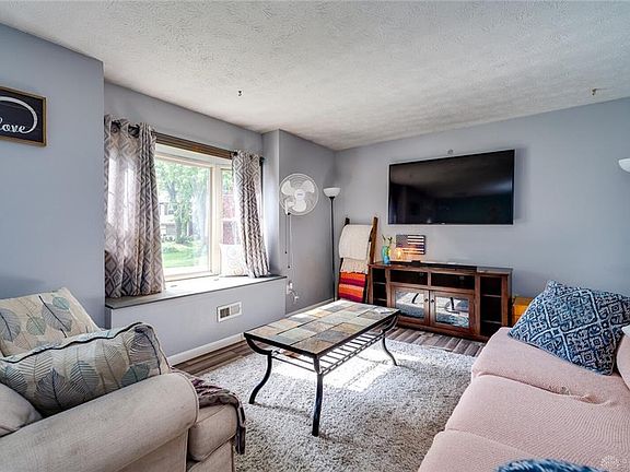 5th image of 107 Wenham Farm Cir