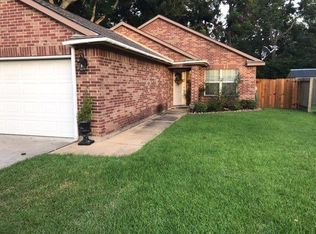 1107 E Kyle Rd, Clute, TX 77531