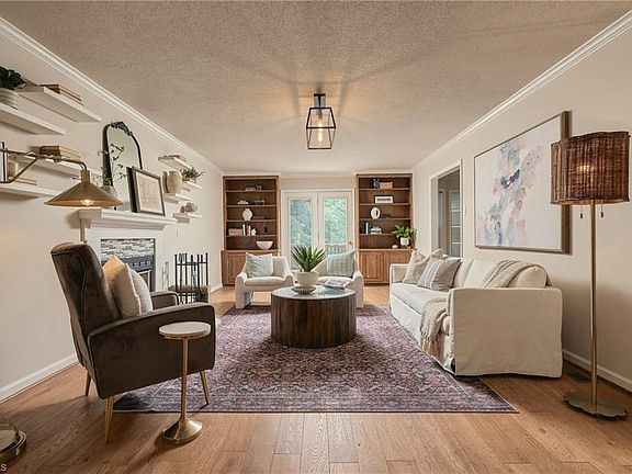 3rd image of 7626 Rolling Oak Ct