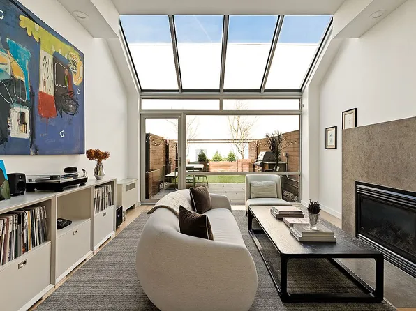 129 N 3rd St #Townhouse 10, Brooklyn, NY 11249