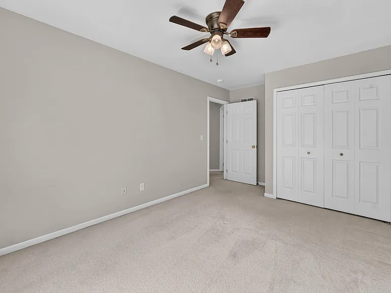 392 Sedgewood Ln — Photo 34