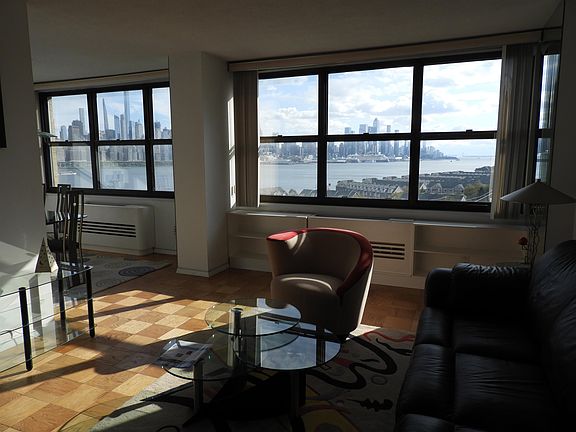 4th image of 7002 Boulevard East APT 11G