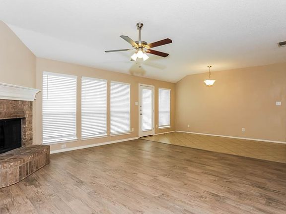 4th image of 616 Saint Eric Dr