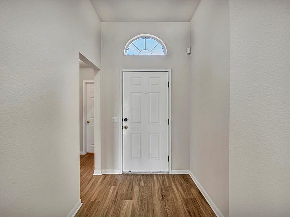 5th image of 216 Meadowside Dr