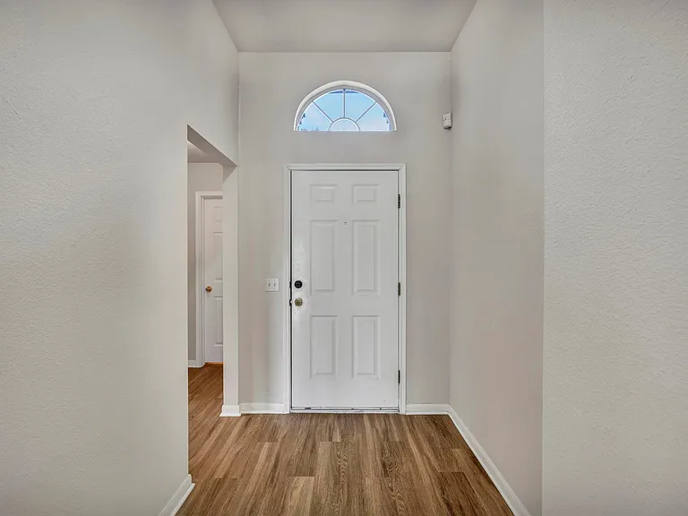 216 Meadowside Dr — Photo 5