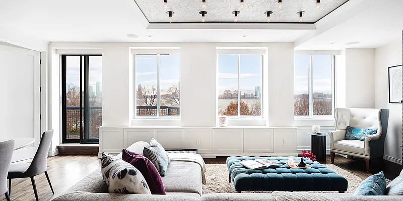 Sold by Compass | media 22