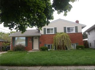 9411 Blaty St, Taylor, MI 48180