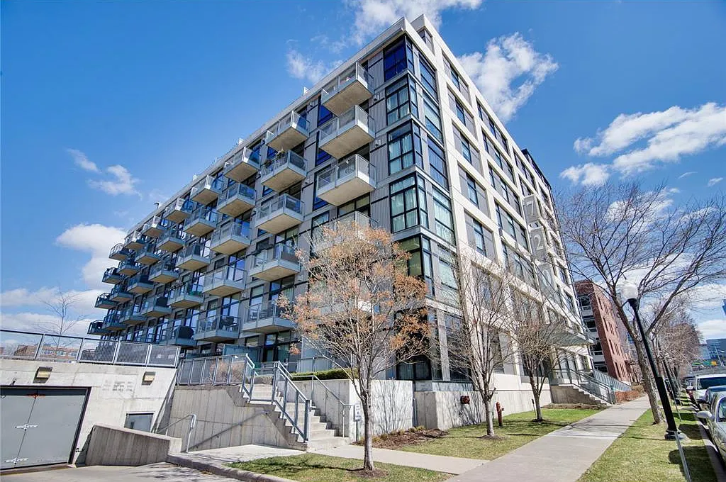 1 bed, 1.0 bath, 885 sqft, $2,195 — Photo 2