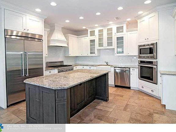 4th image of 1304 SE 2nd St #1304