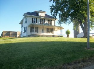 1263 280th Ave, Colesburg, IA 52035