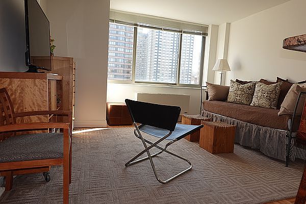 1st image of 1500 Lexington Ave APT 12E