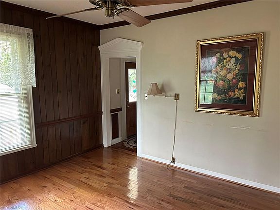 4th image of 272 Lester Foster Rd