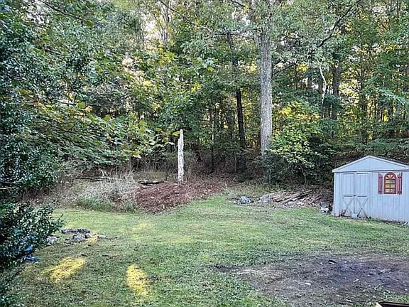 5th image of 109 Blue Jay Ln #B