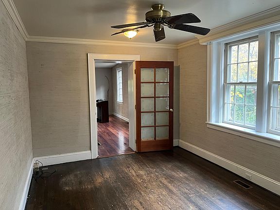 4th image of 830 Westover Ave APT 1