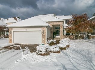 439 E Glengary Cir, Highland Heights, OH 44143