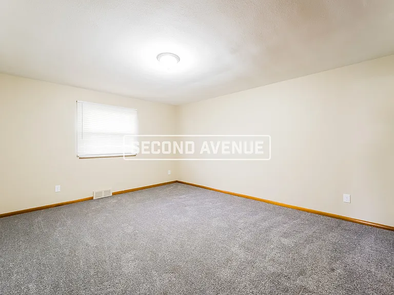 465 Willow Ave — Photo 11