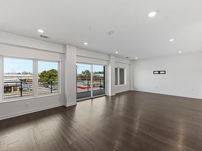 4361 S Congress Ave #309 — Photo 5