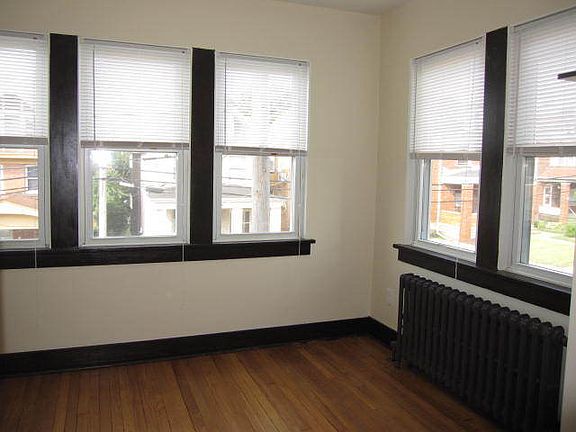 4th image of 2979 Glenmore Ave #3