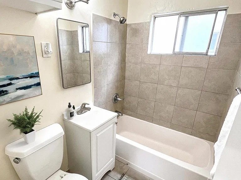 11541 Stuart Dr — Photo 5