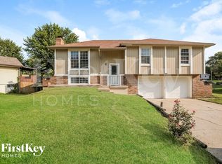 2921 SW Moore St, Blue Springs, MO 64015