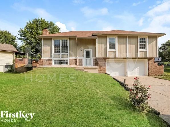 2921 SW Moore St, Blue Springs, MO 64015