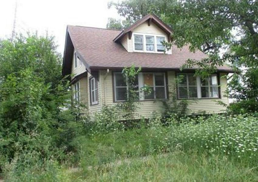 1st image of 710 17th St SE