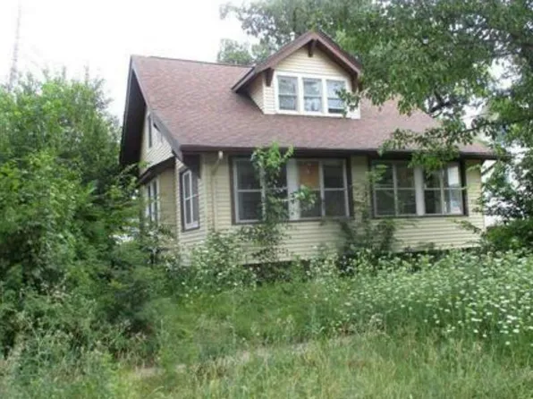 710 17th St SE, Cedar Rapids, IA 52403