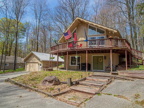 9530 Golf Port Dr, Stanwood, MI 49346