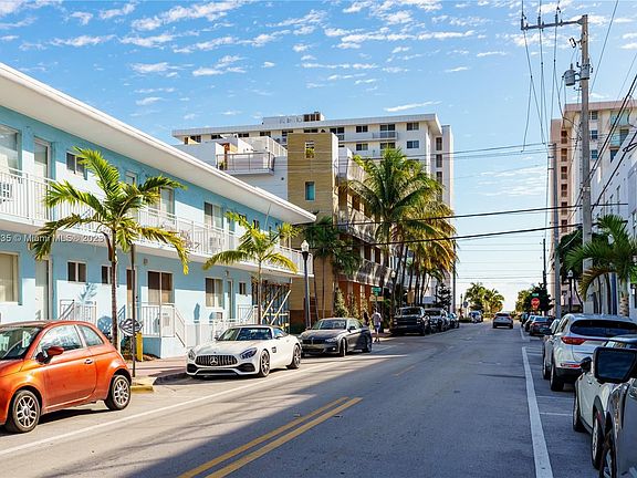 2nd image of 401 Collins Ave APT 22