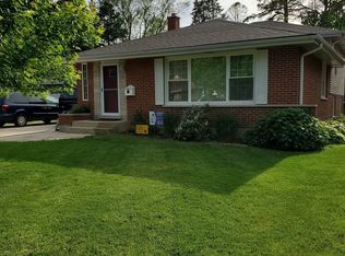 460 Hubbard Ave, Elgin, IL 60123