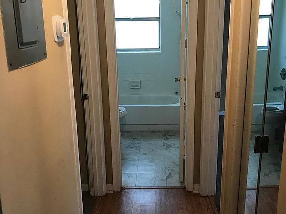 3rd image of 1016 Twin Lakes Dr