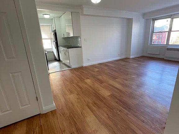 3rd image of 737 10th Ave #3H