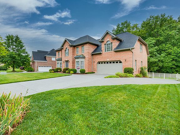 3rd image of 1222 Sussex Dr